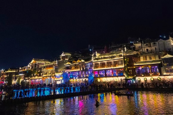 夜景  南院區(qū)  超聲科  吳茜.jpg