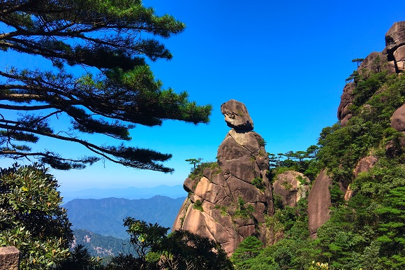 美人石  南院區(qū)  臨床藥學(xué)科  宋群莉.jpg