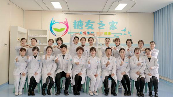 銅川市人民醫院南院區內分泌科團隊合影_副本.jpg