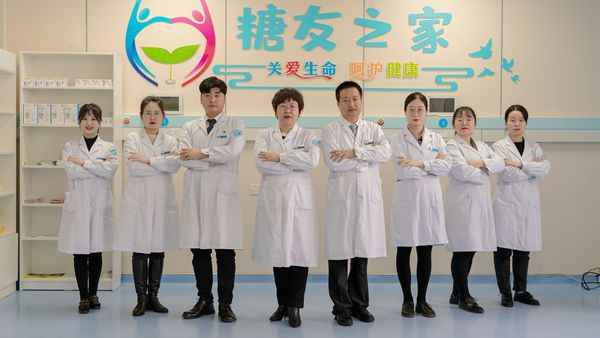 劉新瓊主任帶領的內分泌科醫師團隊_副本.jpg